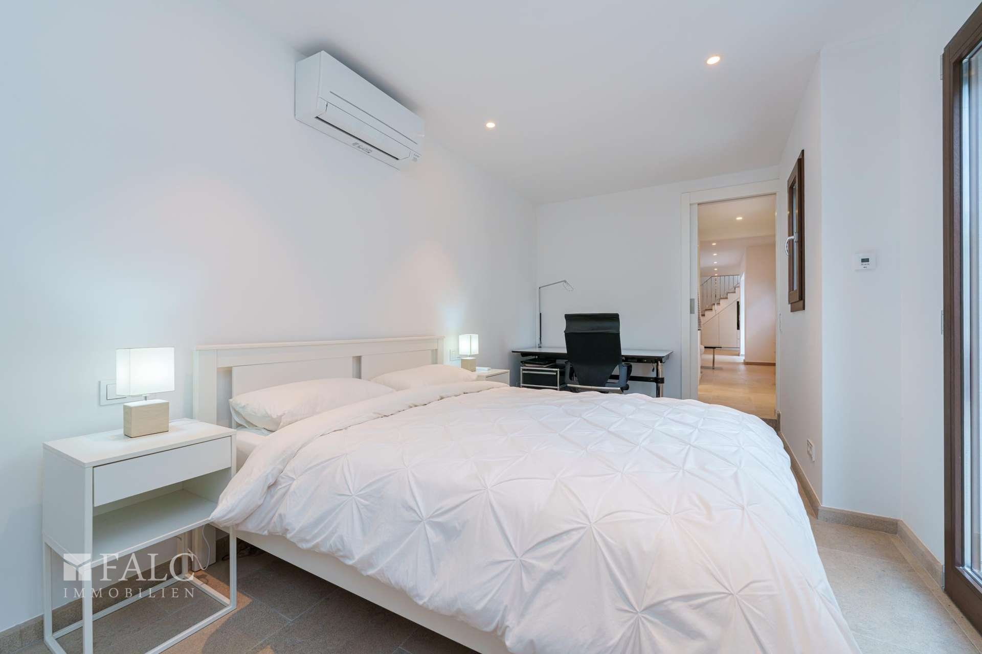 Schlafzimmer UG